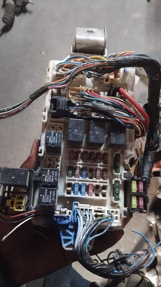 Fuse Box V93-98 - main view