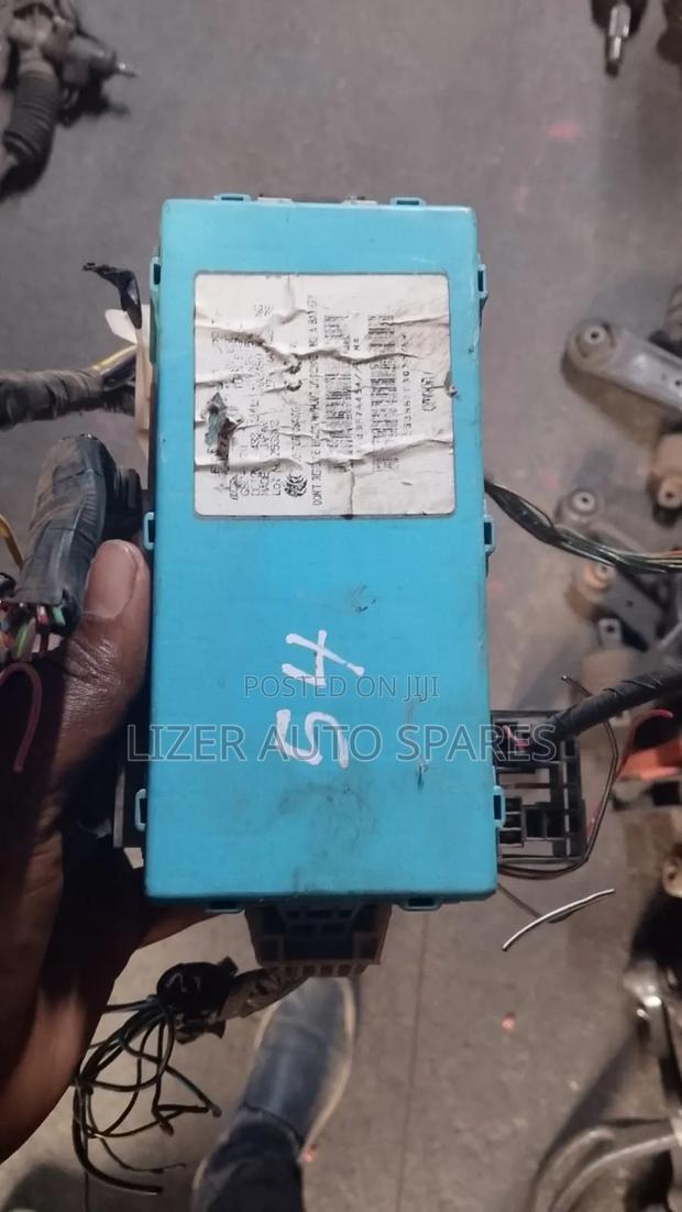 Fuse Box V93-98 - thumbnail 4
