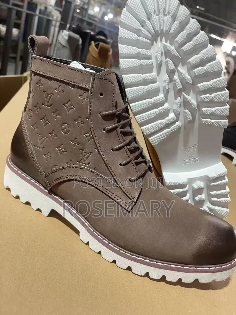 Lous Vuitton Men Shoes
