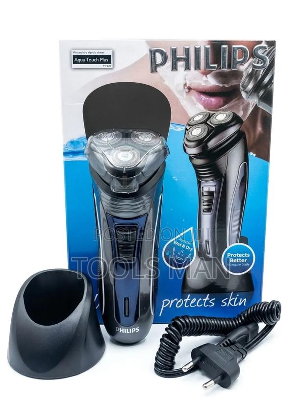 Philips Aqua Touch Plus Pt920 Wet and Dry Electric Shaver.