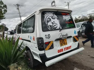 Toyota HiAce 2013 White