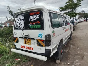 Toyota HiAce 2013 White