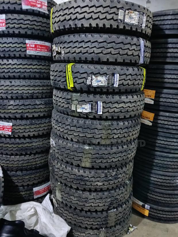 Royal Black 825.R16 16pr