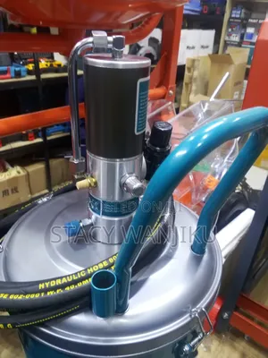 Brand New Total Grease Bucket