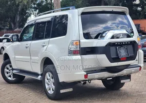 Mitsubishi Pajero 2019 White