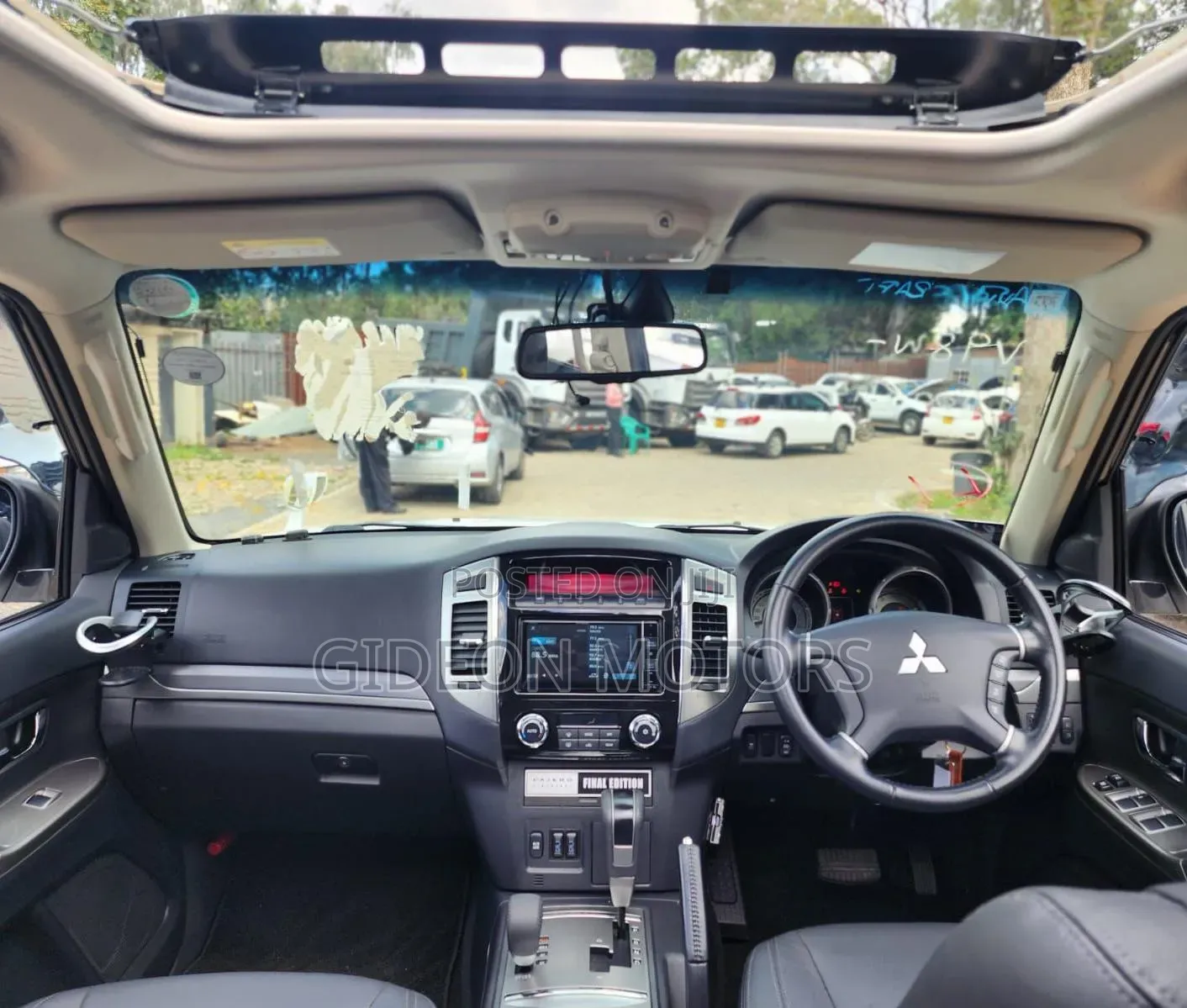 Mitsubishi Pajero 2019 White