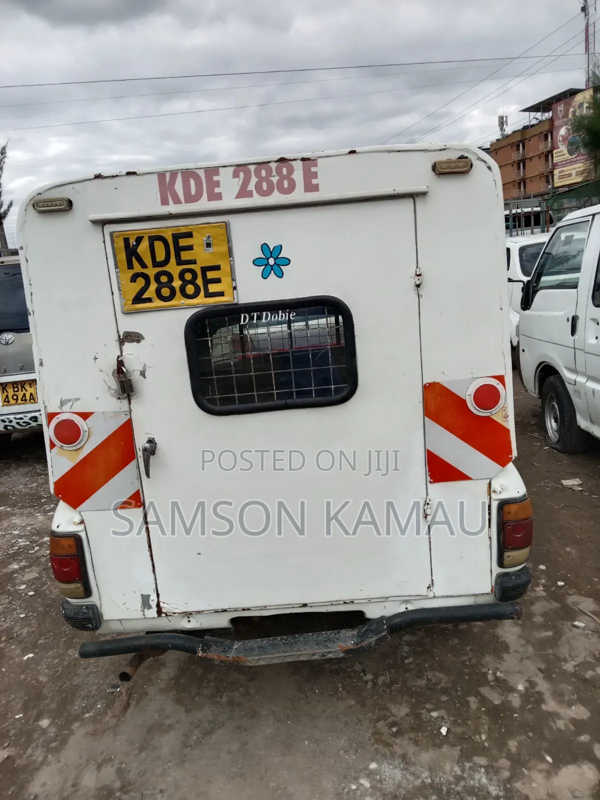 Nissan Pick-Up 2006 White
