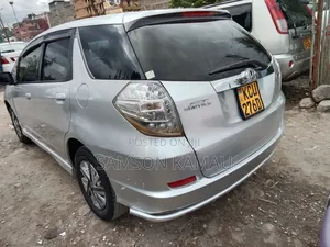 Honda Fit Shuttle 2012 Silver