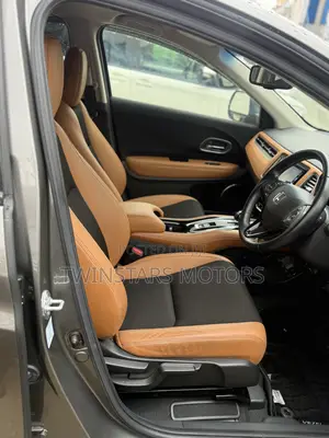 Honda Vezel 1.5 2WD 172 hp 2019 Gray