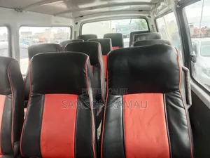 Toyota HiAce 2005 White