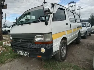 Toyota HiAce 2005 White
