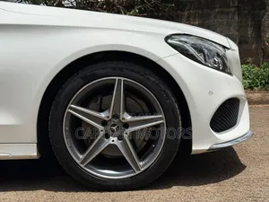Mercedes-Benz C200 2017 Pearl