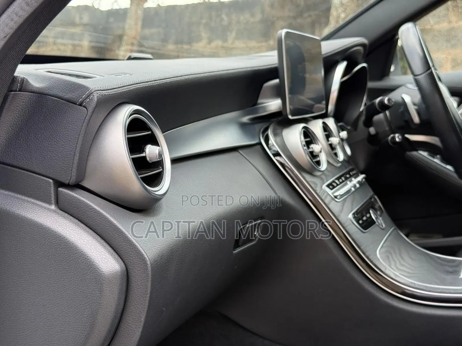 Mercedes-Benz C200 2017 Pearl