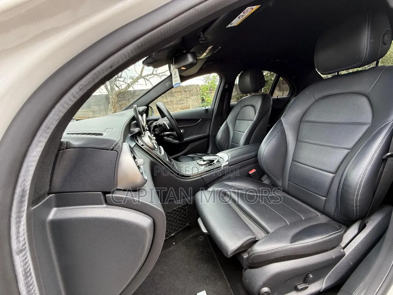 Mercedes-Benz C200 2017 Pearl