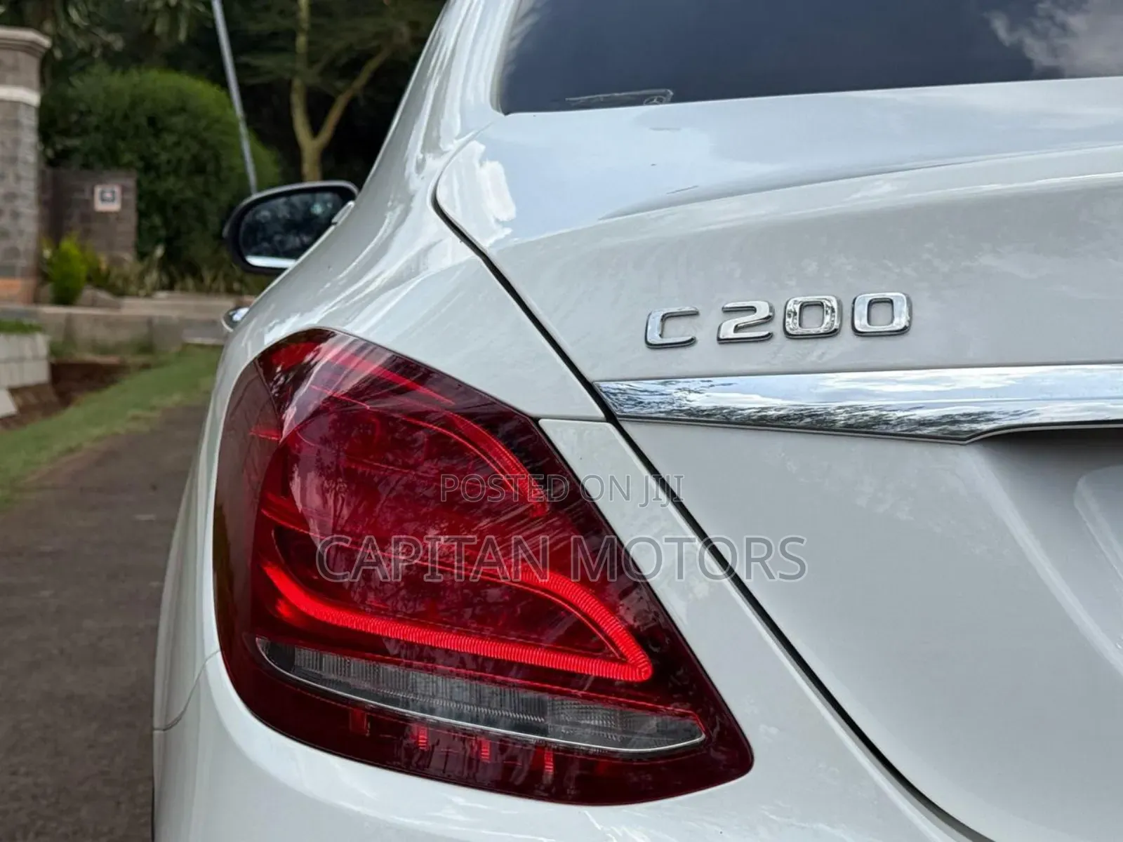 Mercedes-Benz C200 2017 Pearl