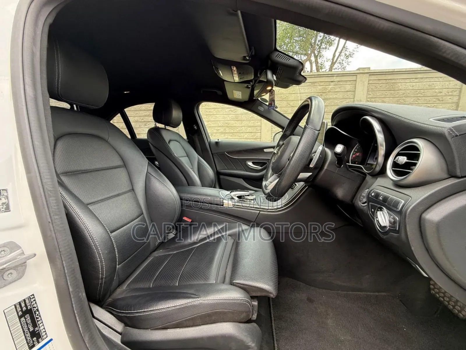 Mercedes-Benz C200 2017 Pearl