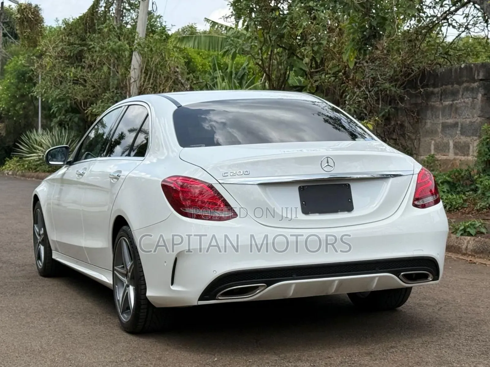 Mercedes-Benz C200 2017 Pearl