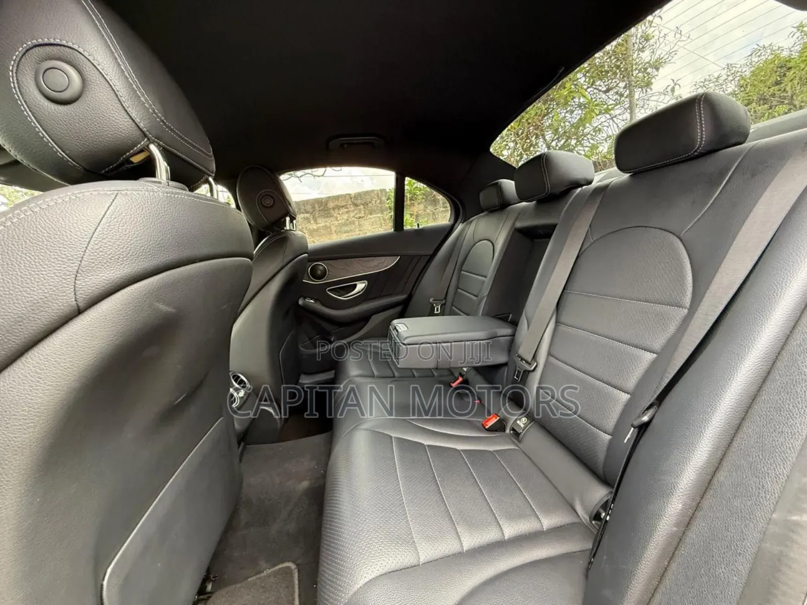 Mercedes-Benz C200 2017 Pearl