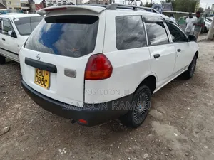 Nissan Advan 2006 White