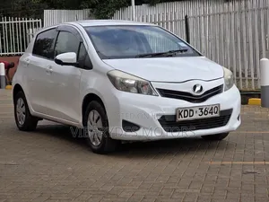 Toyota Vitz 2014 White