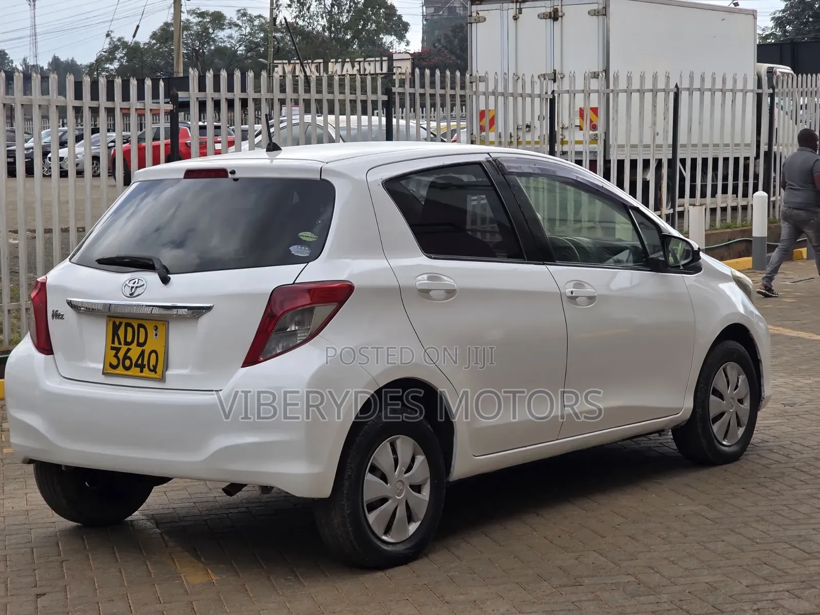 Toyota Vitz 2014 White