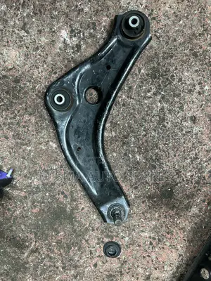 Control Arm Nissan Juke