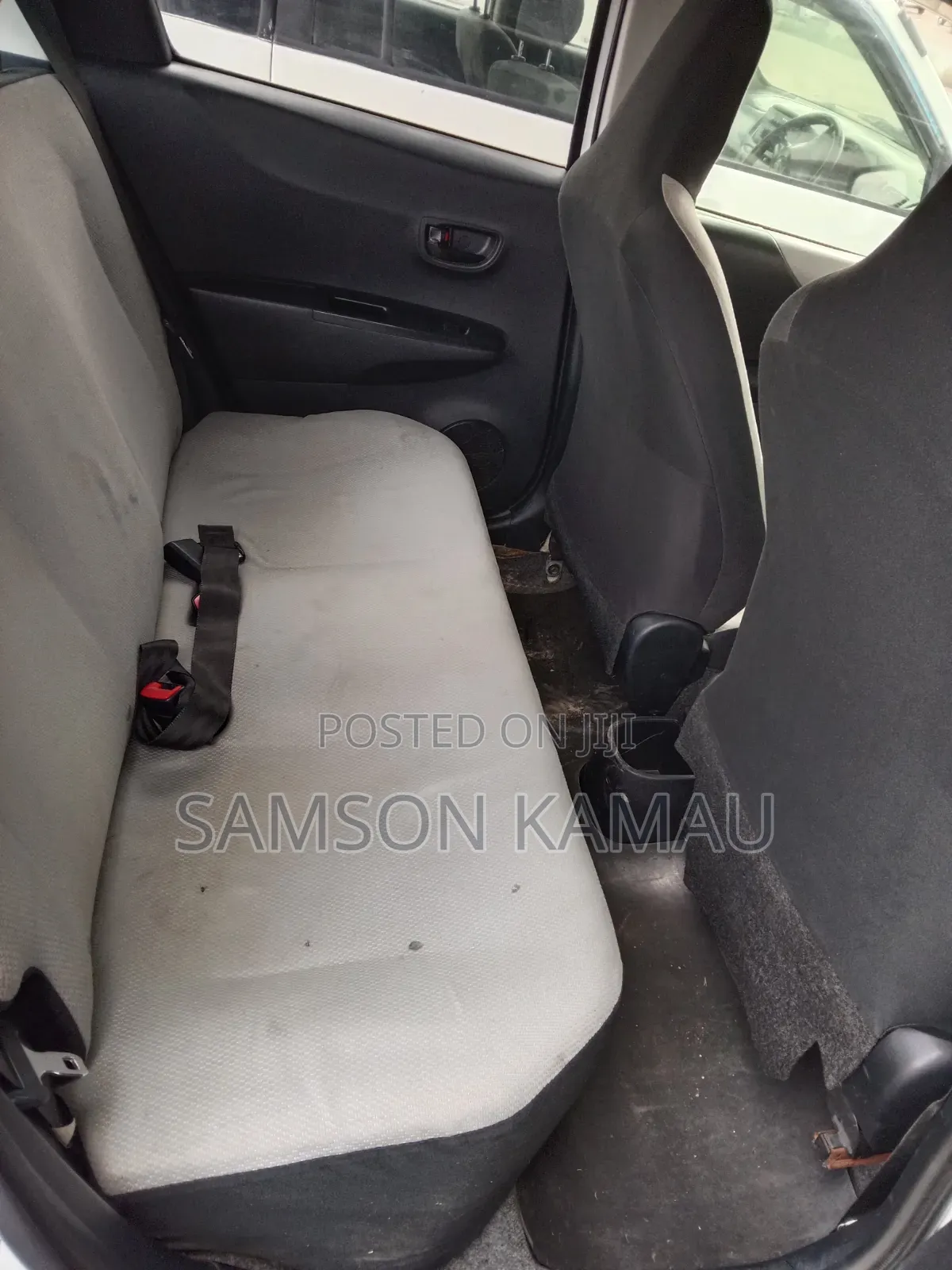 Toyota Vitz 2012 White