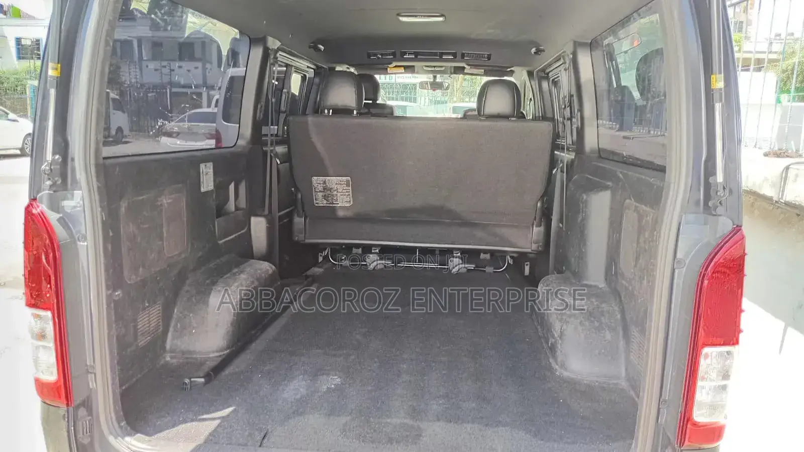 Toyota HiAce 2018 Black