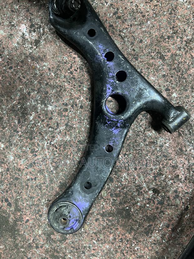 Control Arms Toyota Noah
