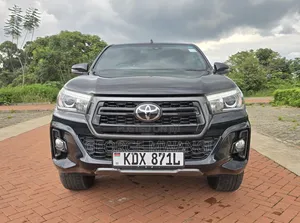 Toyota Hilux 2019 Black