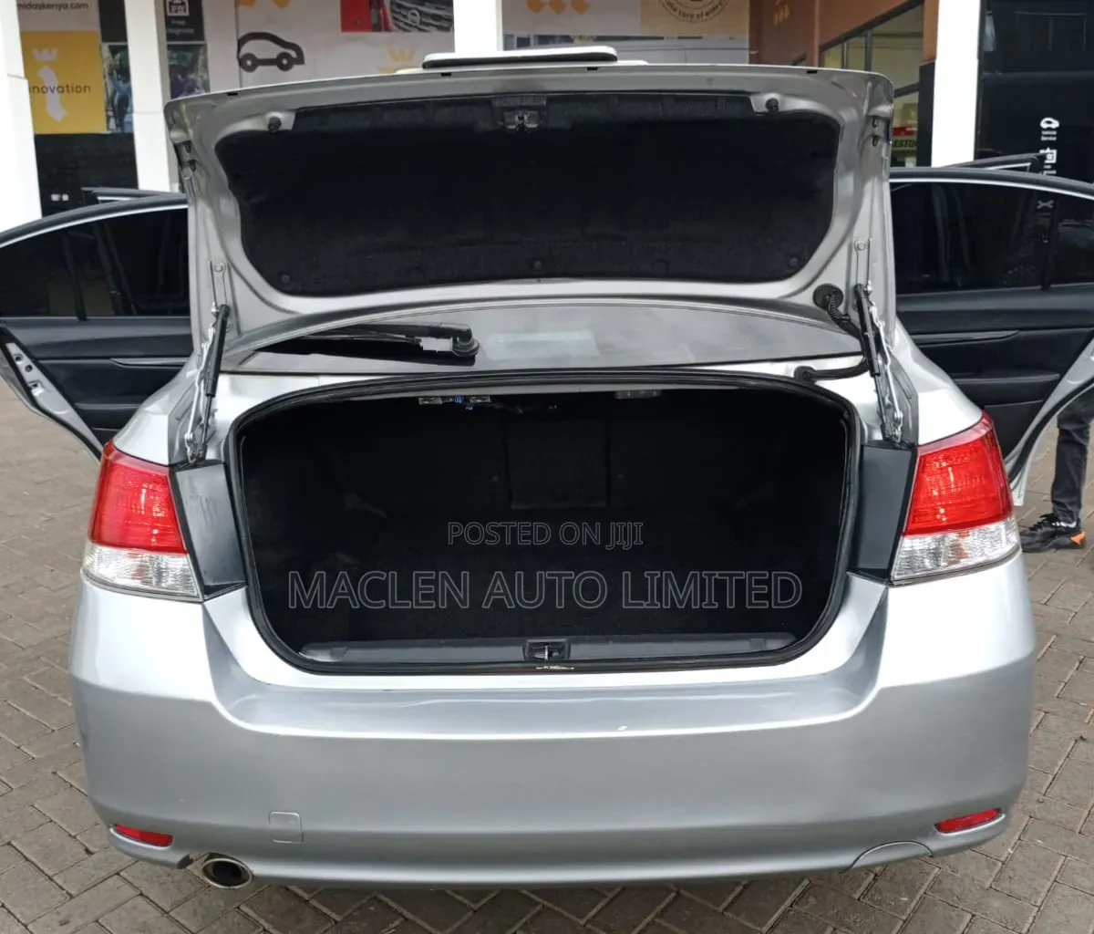 Subaru Legacy 2013 Silver