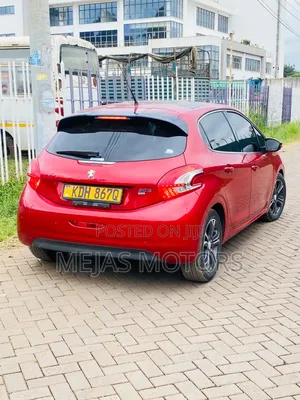 Peugeot 208 2015 Red