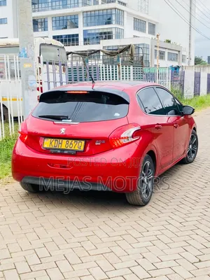 Peugeot 208 2015 Red