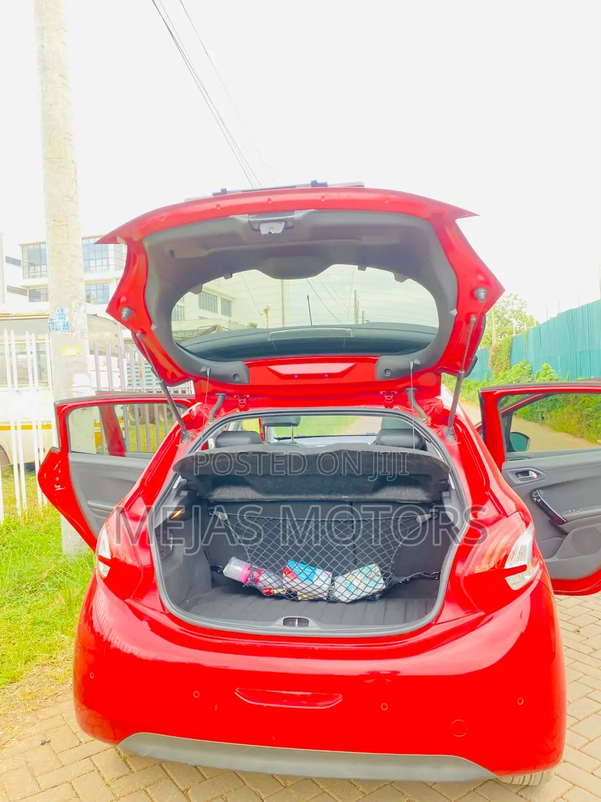 Peugeot 208 2015 Red