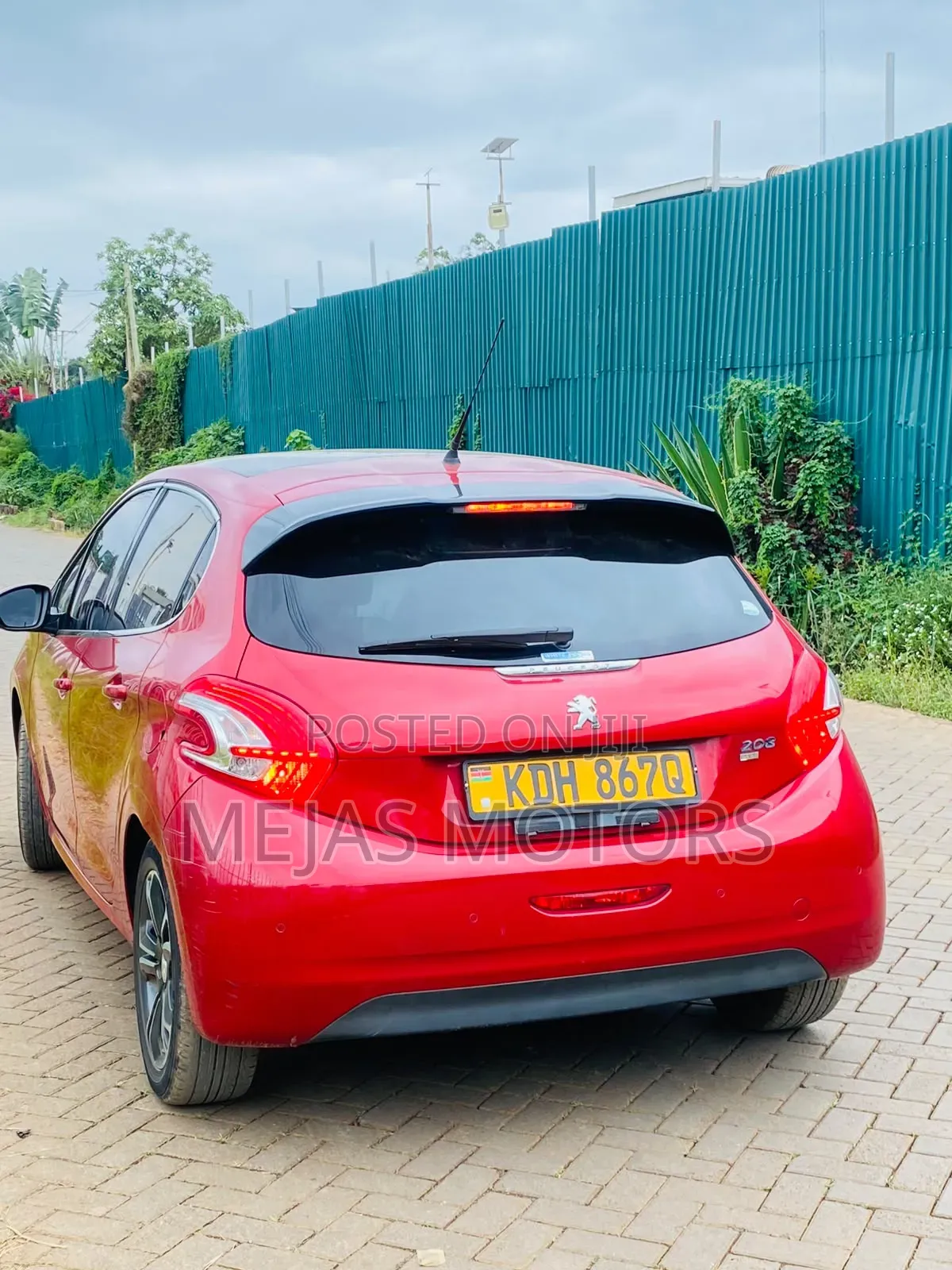 Peugeot 208 2015 Red