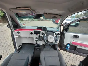 Toyota Porte 2017 Brown