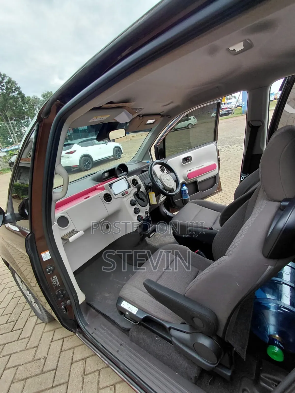 Toyota Porte 2017 Brown
