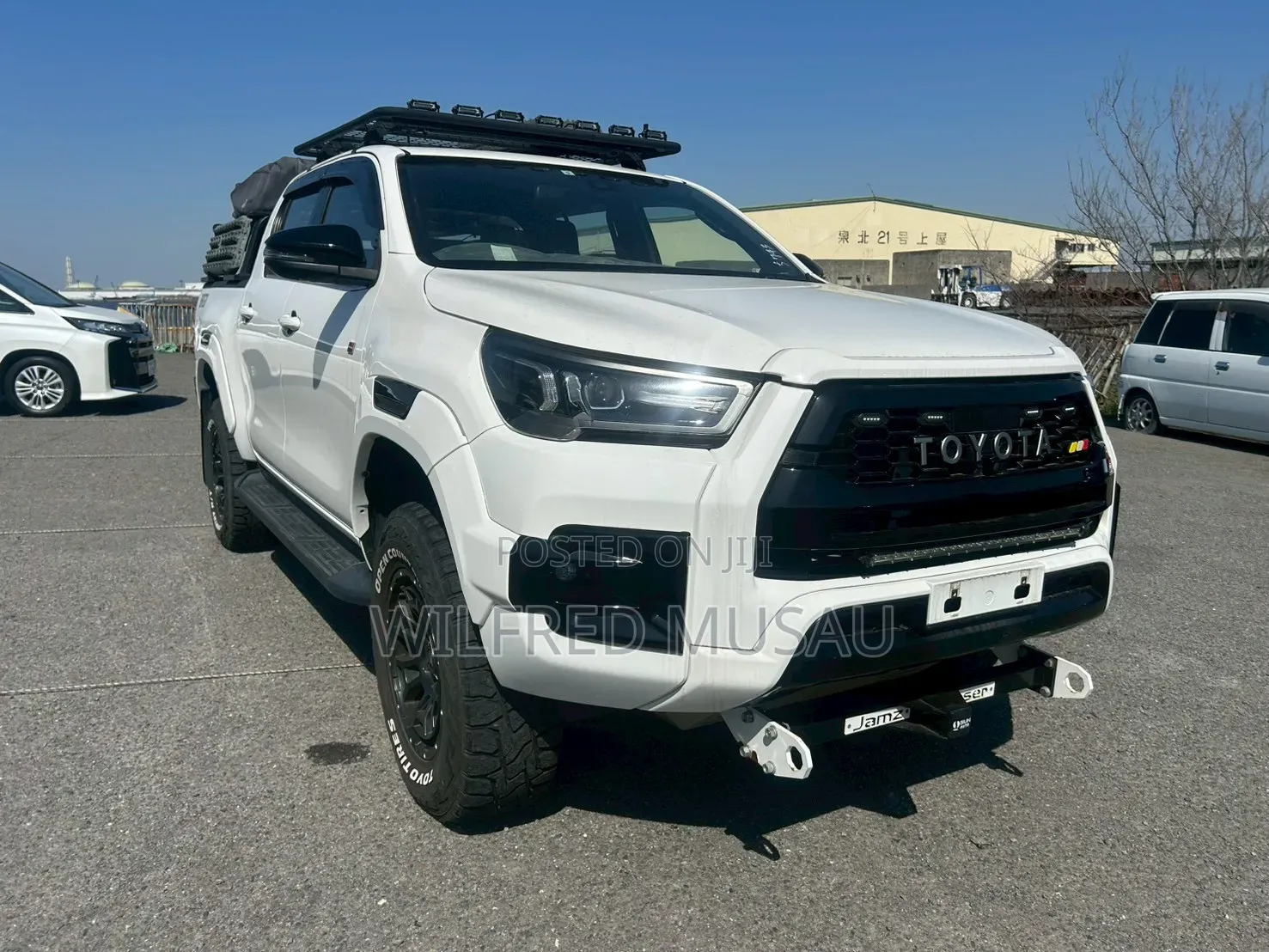 Toyota Hilux 2022 White