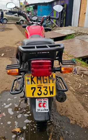 Honda CB 2025 Red