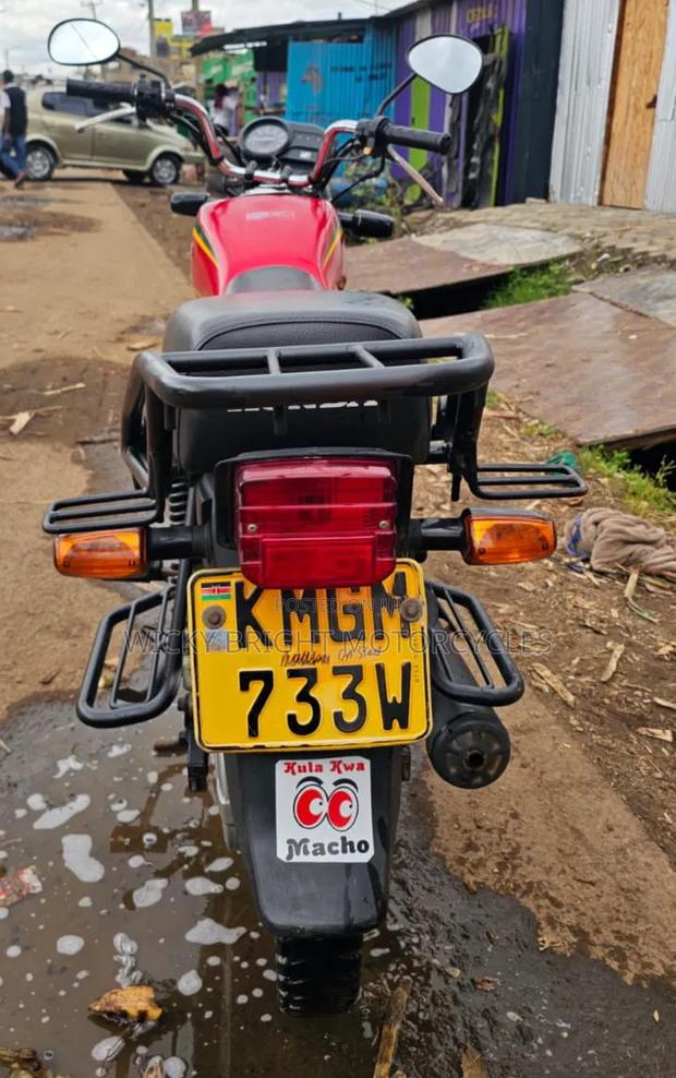 Honda CB 2025 Red