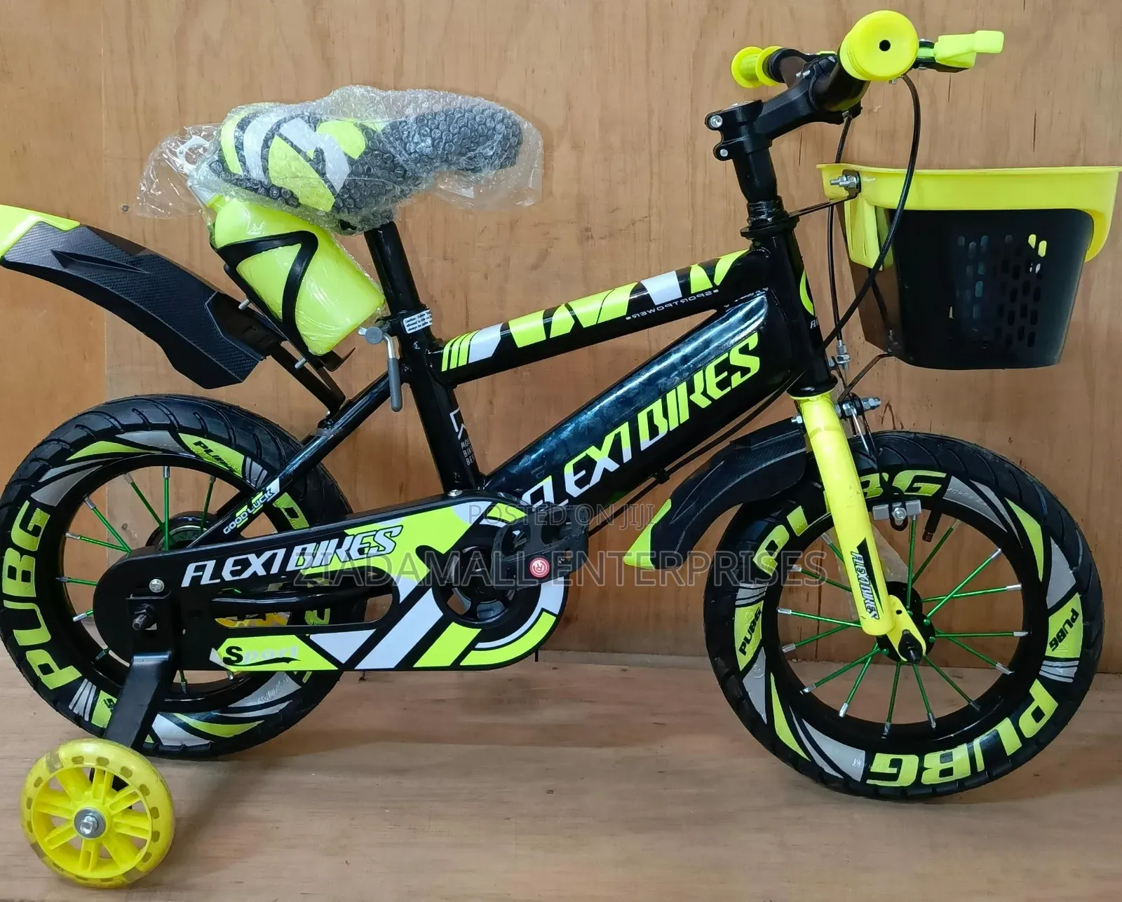 Flexi Size 12 Bike With Water Bottle – Hydration on the Go