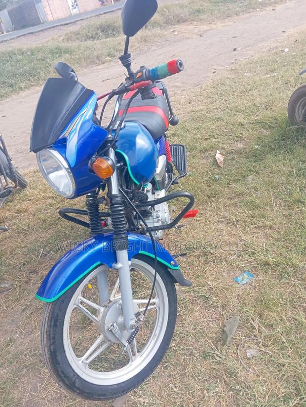 TVS HLX Plus ES 2023 Blue - thumbnail 2
