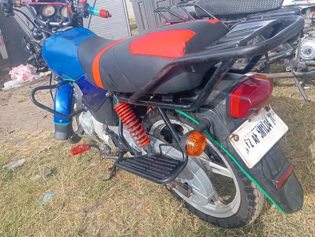 TVS HLX Plus ES 2023 Blue - thumbnail 4