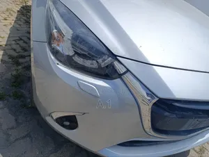 Mazda Demio 2018 Silver