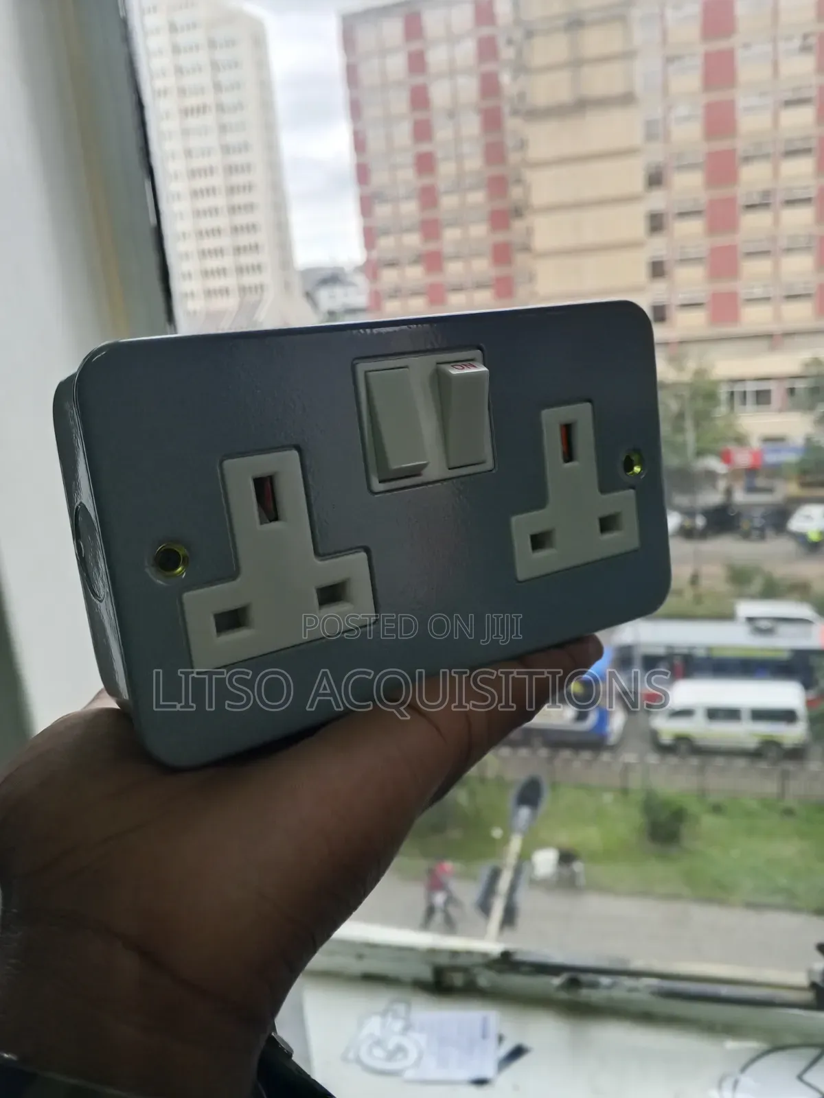 Heavy-Duty, Twin Metal-Clad Sockets