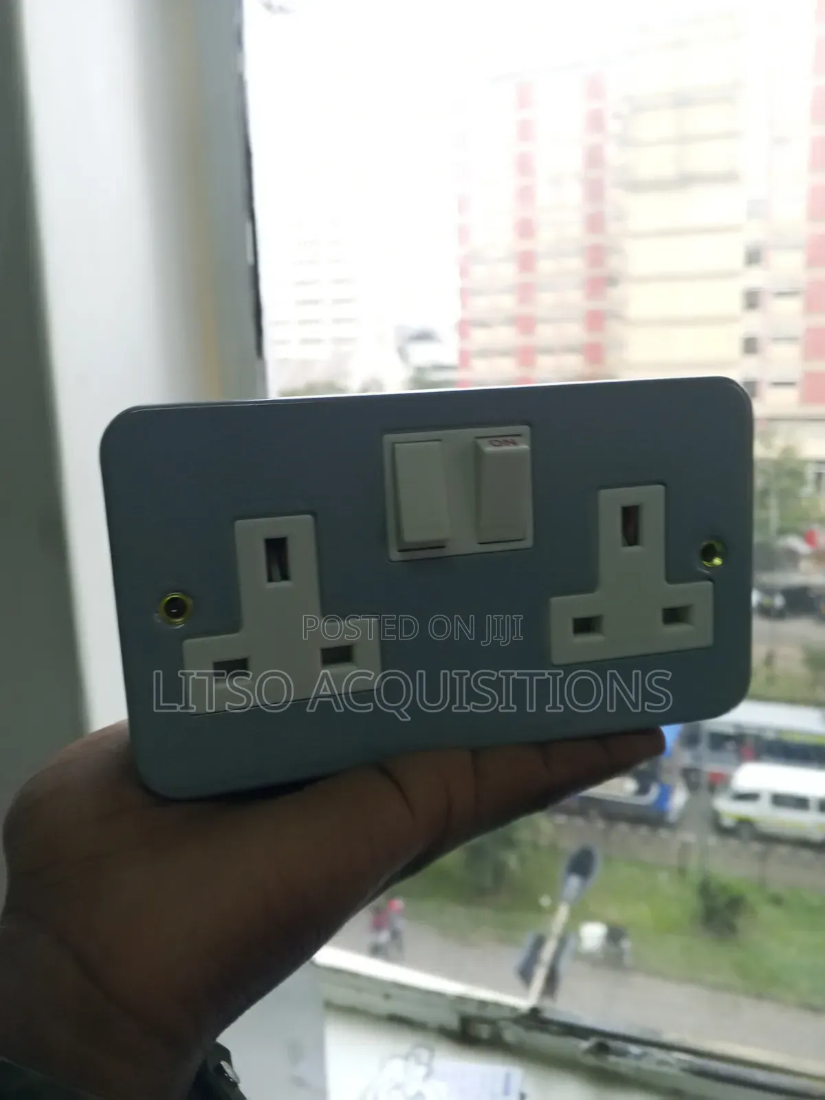 Heavy-Duty, Twin Metal-Clad Sockets