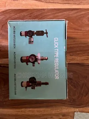 Oxygen Cylinder + Unused Click-Type Regulator