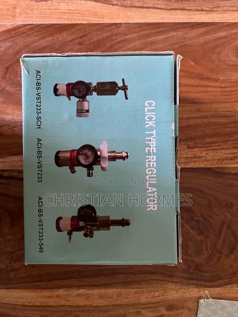 Oxygen Cylinder + Unused Click-Type Regulator - thumbnail 2