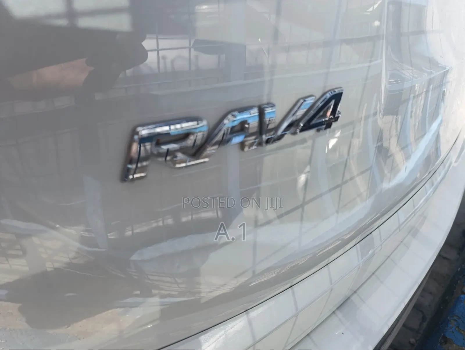 Toyota RAV4 XLE AWD (2.5L 4cyl 6A) 2017 White