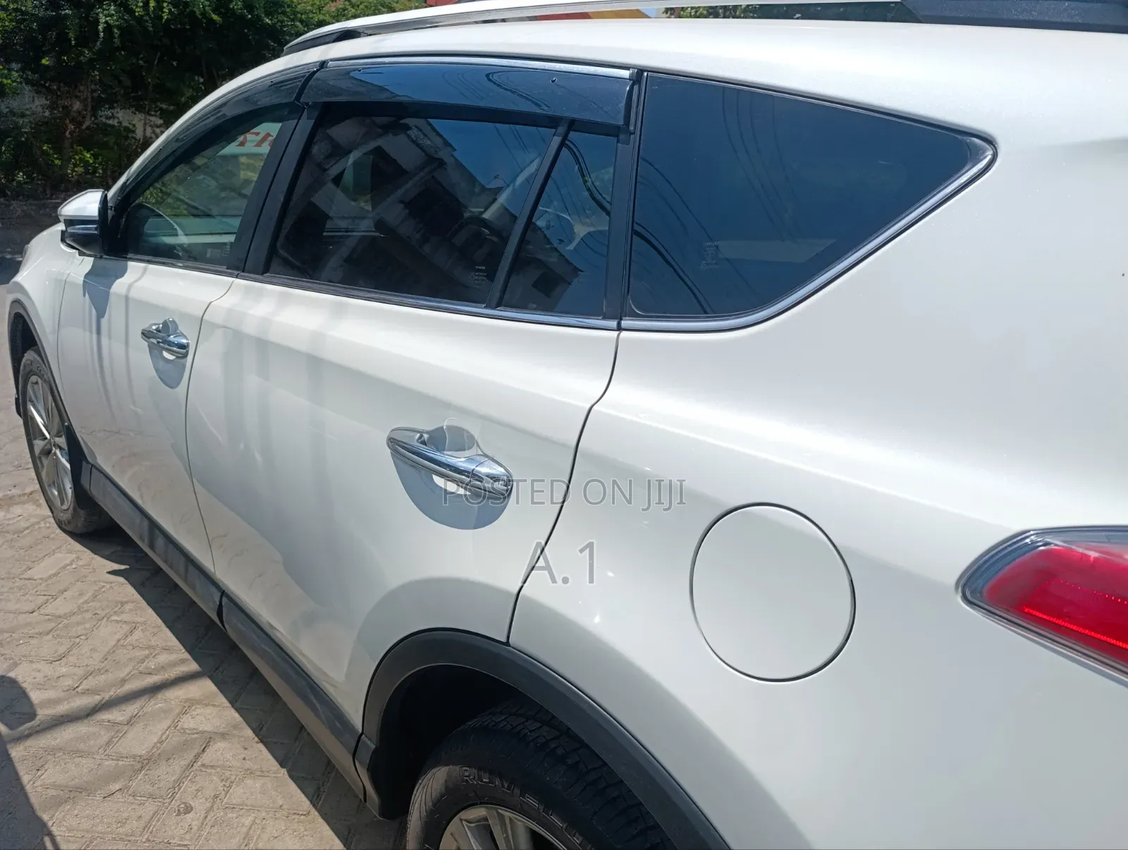 Toyota RAV4 XLE AWD (2.5L 4cyl 6A) 2017 White